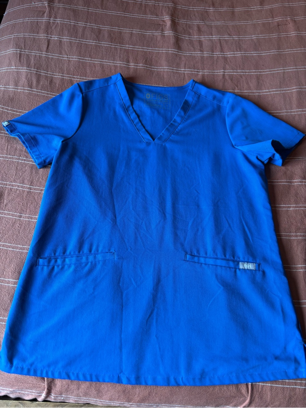 FIGS Casma 3 pocket scrub top - Royal Blue